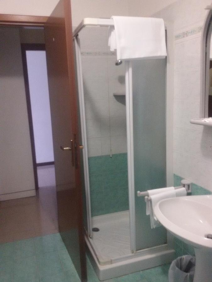 Hotel Fiera 페자로 외부 사진